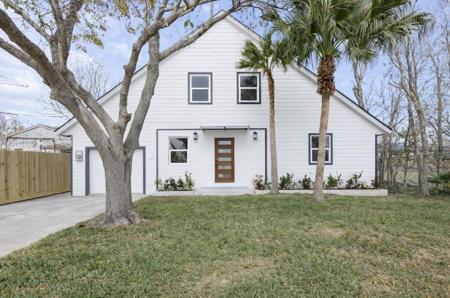 2410 E Bayshore Drive