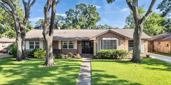426 Shadow Creek Drive