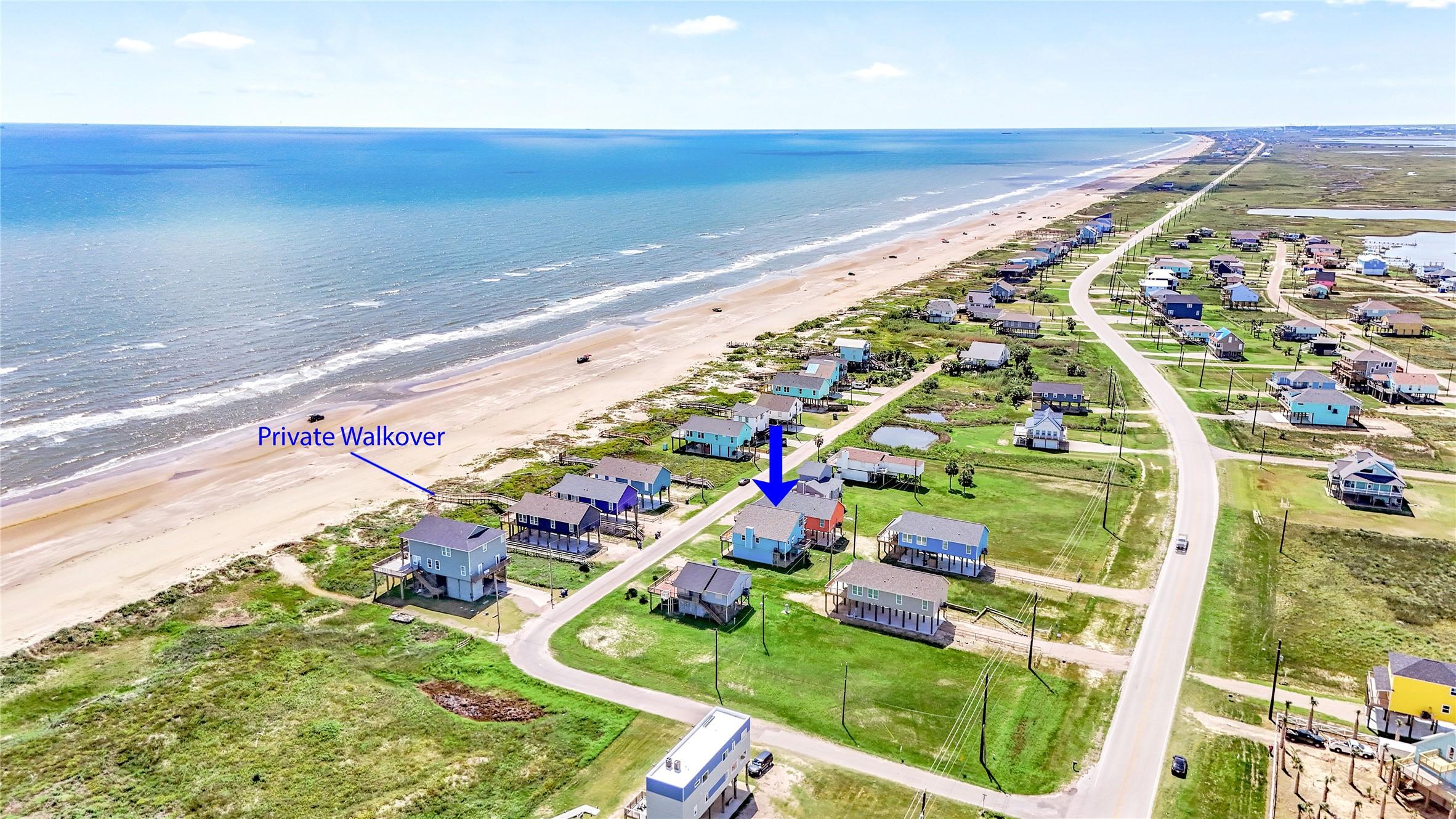 Image 4: Long-range water views and easy beach access with