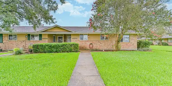 16502 Diana Lane