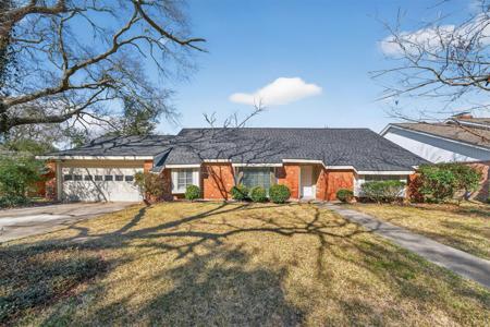 702 Rosewood Drive