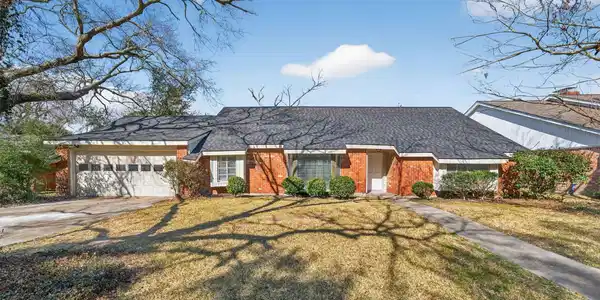 702 Rosewood Drive