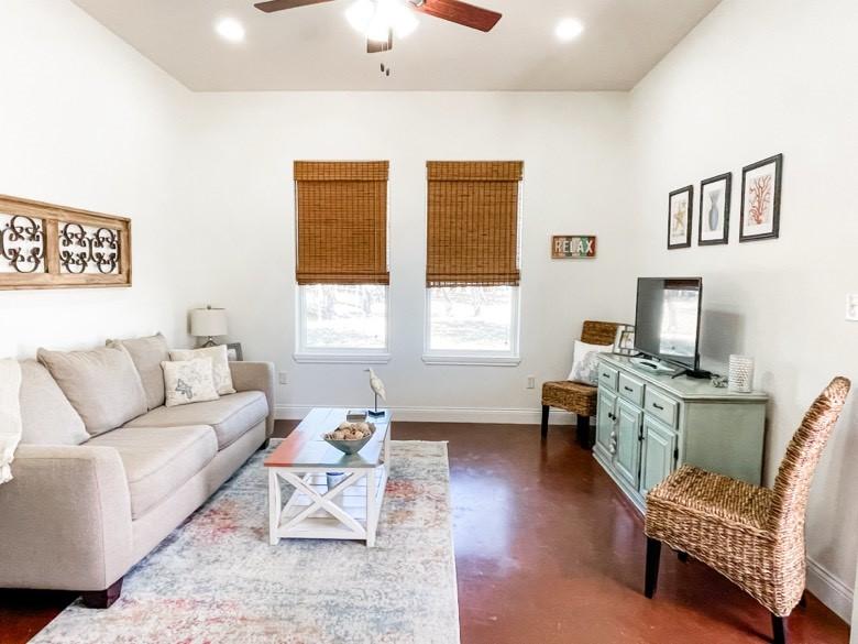 Image 2: The pretty interior has a great living/bedroom are