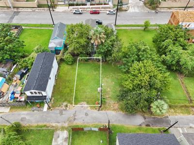 3913 Winnie Rear Street