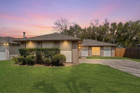 2816 Forest Point Drive