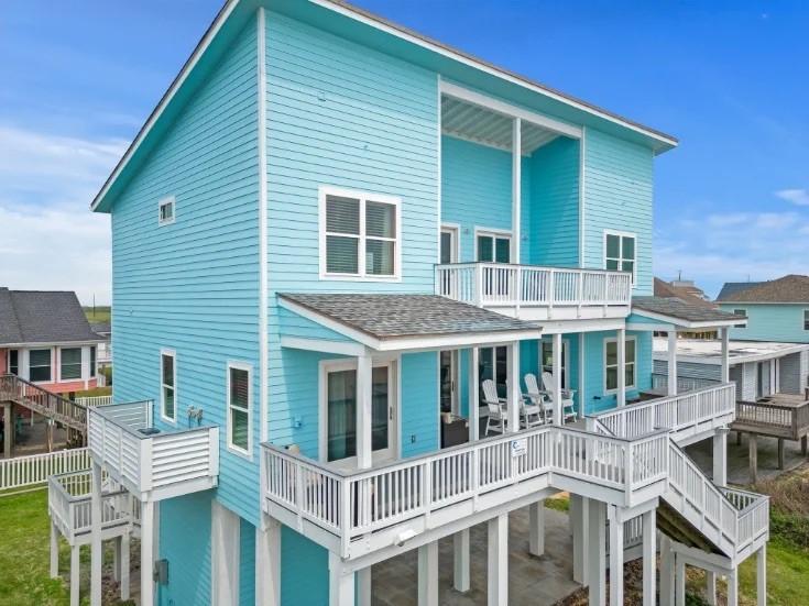 Image 2: Welcome Home! Beach Front Home!