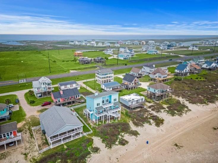 Image 4: Welcome Home! Beach Front Home!