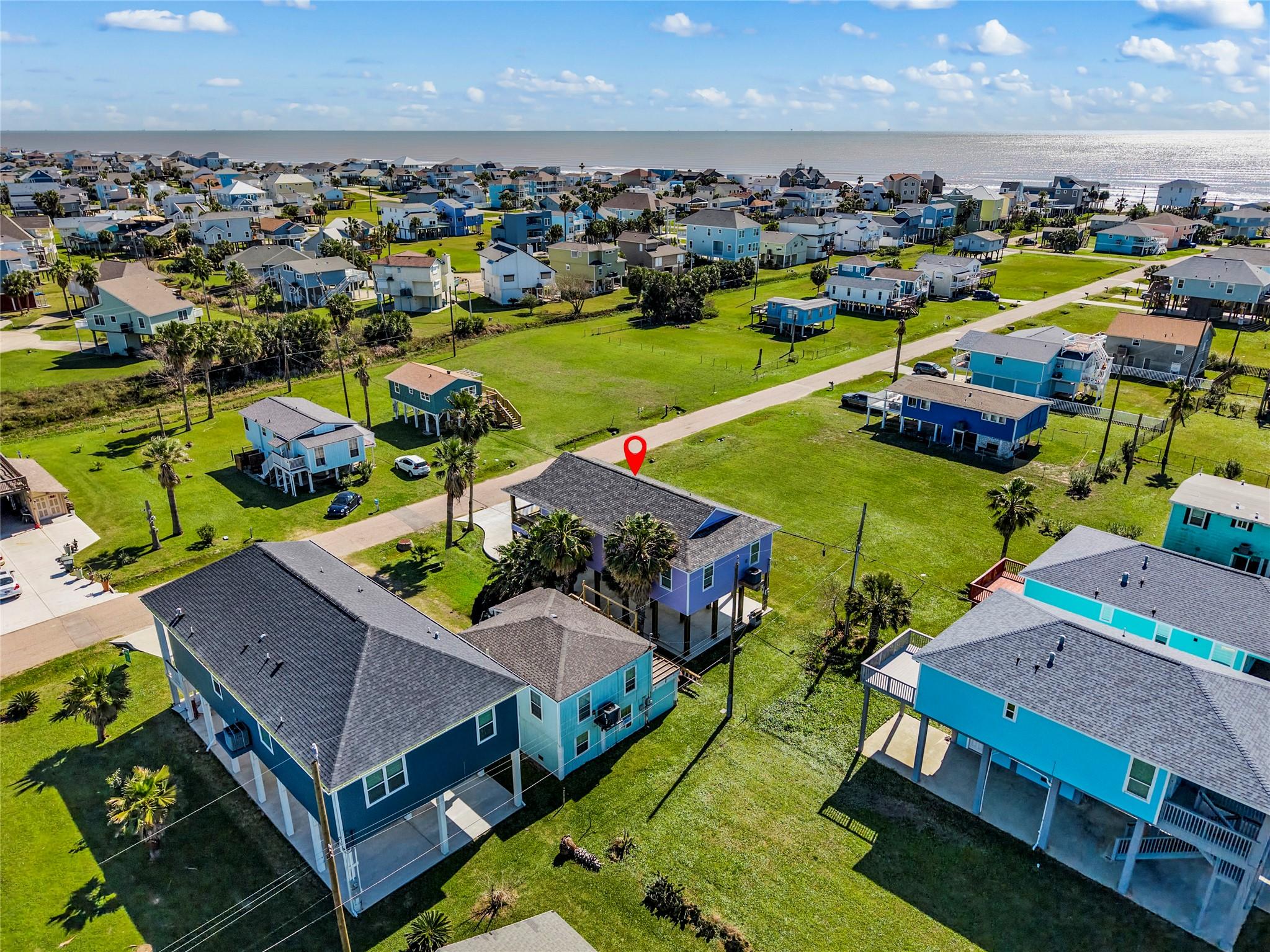Image 3: Walking distance to the beautiful quiet beach!