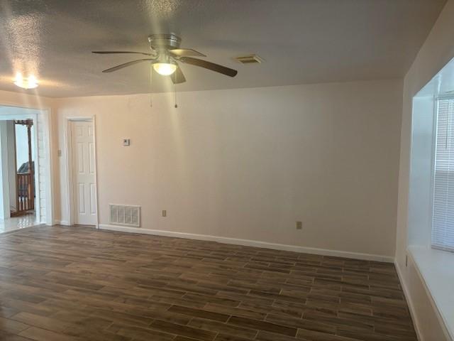 Image 4: family room