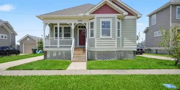 4506 N Live Oak Circle