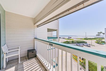 6102 Seawall Boulevard