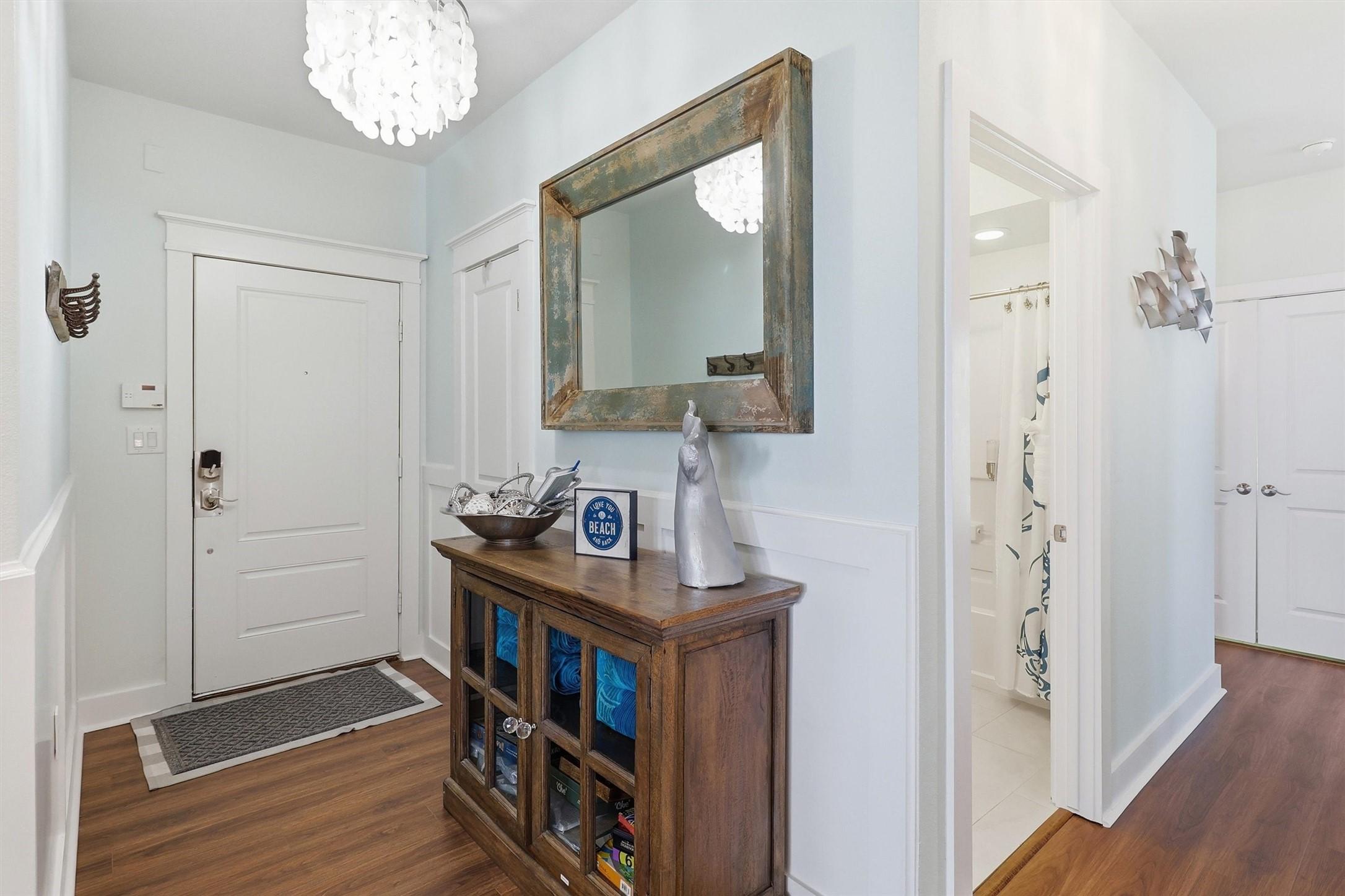 Image 4: Renovated to perfection! This entry has a seashell