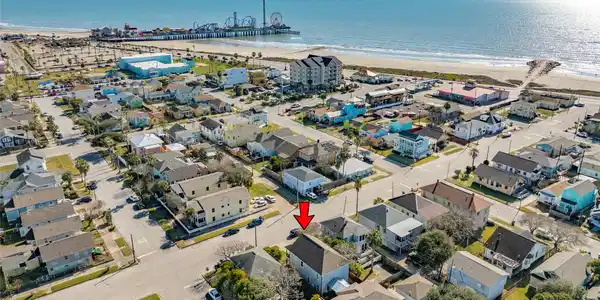 Image 2: In the heartbeat of Galveston, easy access to the