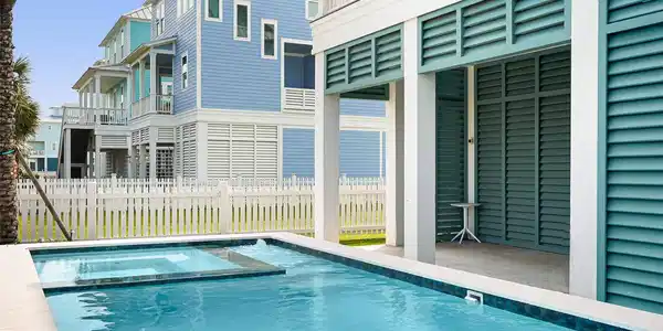 Image 2: Your own private coastal retreat. The resort style