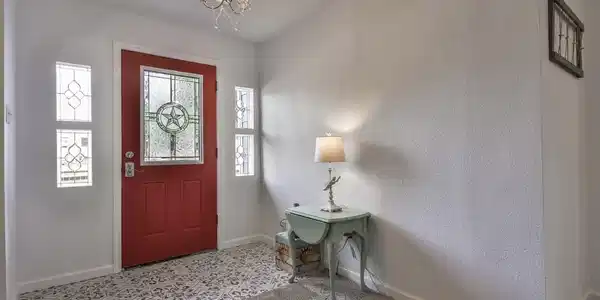 Image 4: Gorgeous entryway includes original antique patter