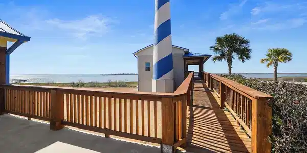 Image 3: Gorgeous lighthouse within the subdivision. Also h