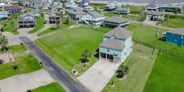 3228 Castle Drive
