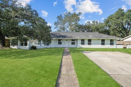 22 13th Avenue N