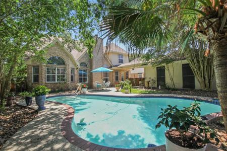 2201 Fairwater Park Drive