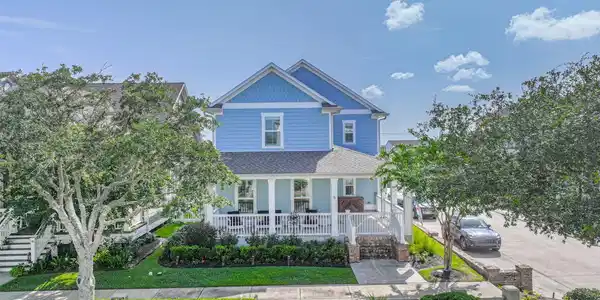 6 Caravelle Court