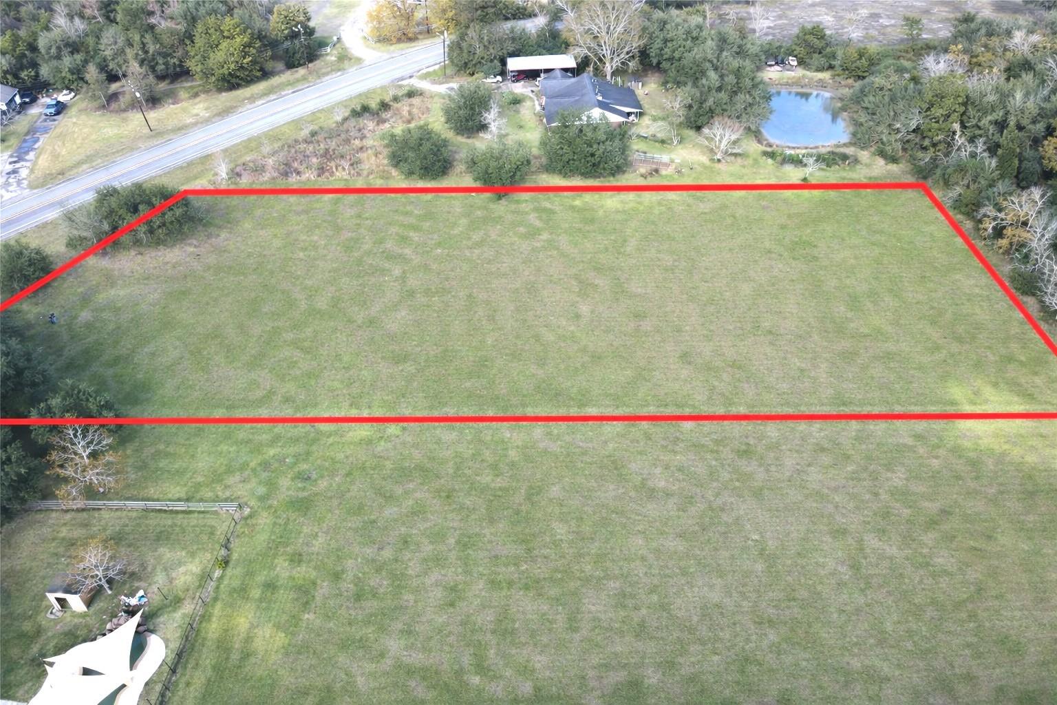 Image 3: 407' deep on both sides, 230' of highway frontage