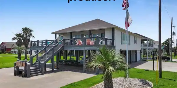 953 Pelican Lane