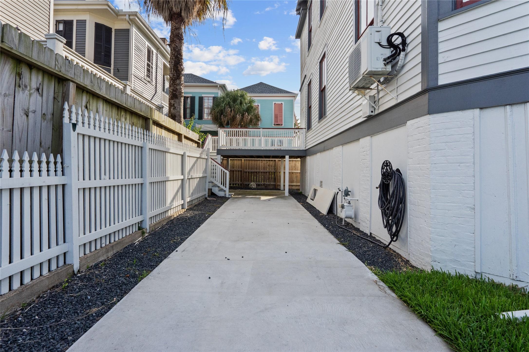 Image 2: Drive way