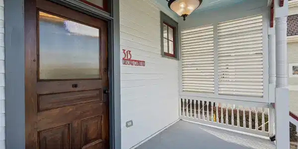 Image 4: Front Entery