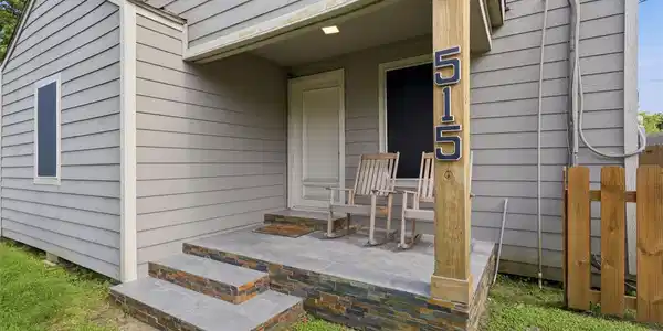 Image 2: Front entrance