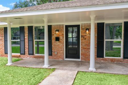 214 Whispering Oaks Drive