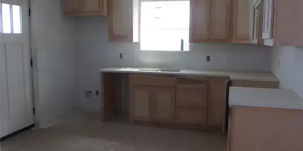 Image 3: Kitchen