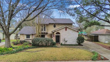 1707 W Hedgecroft Drive