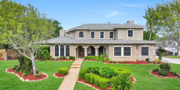 3934 Tres Drive