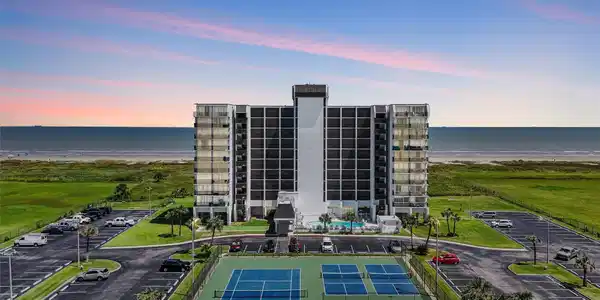 415 E Beach Drive