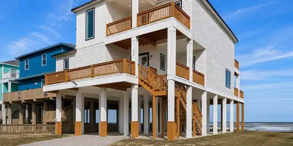 Image 4: Welcome to 7974 Bluewater Hwy!