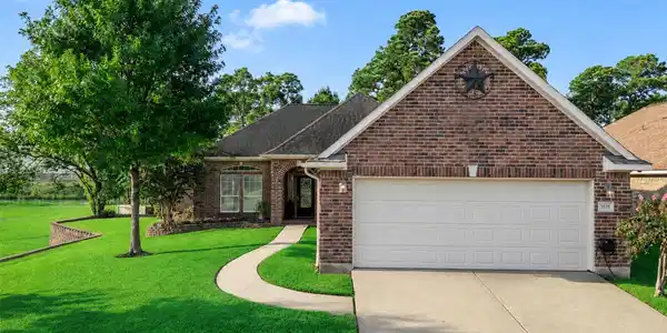 Image 2: 3535 Bayou Forest Dr