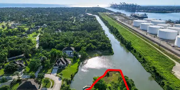 Image 4: Lot is outlined in red, Taylor Bayou.