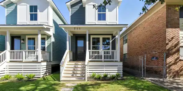 711 Ball Street