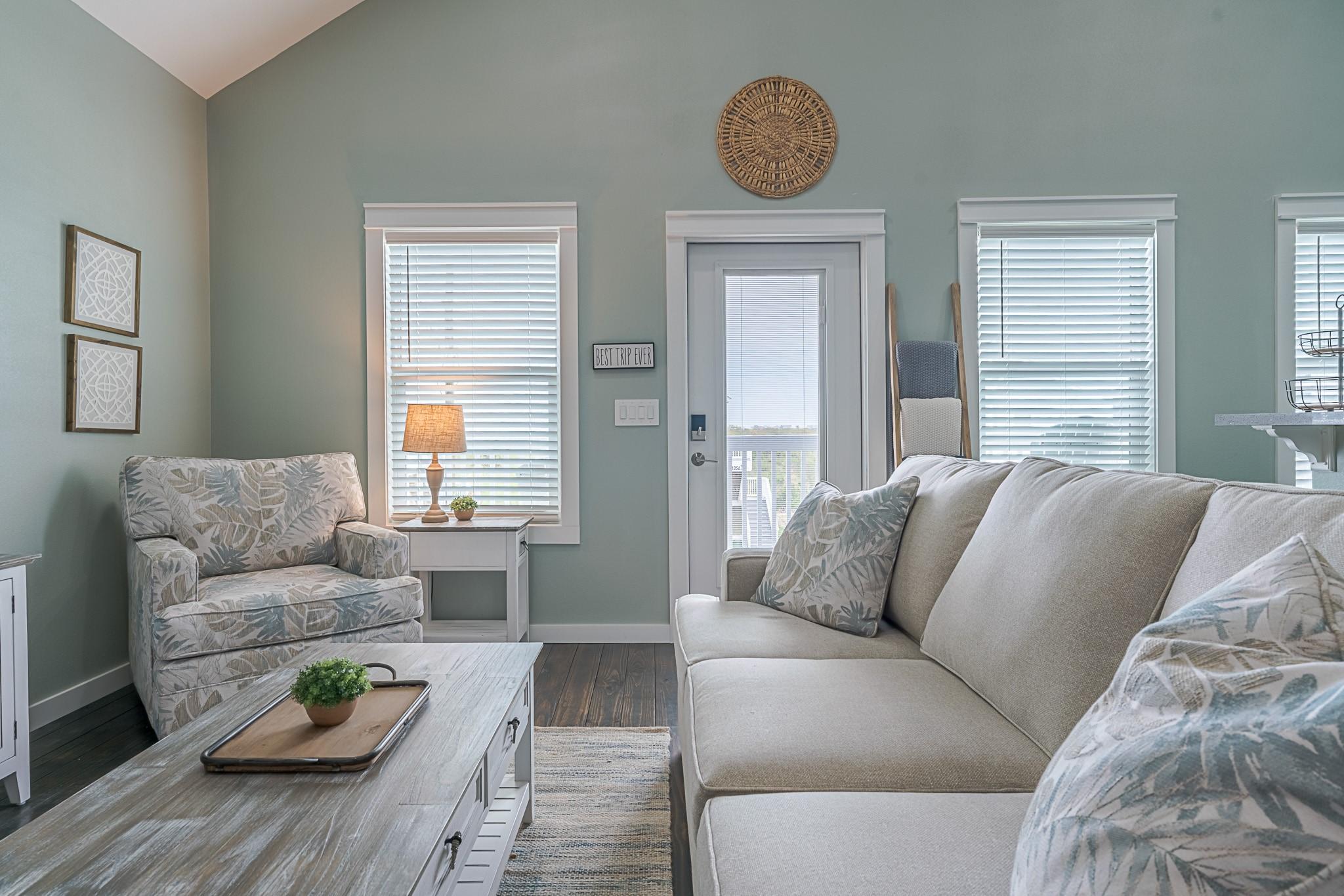 Image 4: Relax in this well-furnished beach house