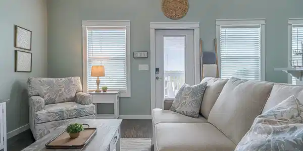 Image 4: Relax in this well-furnished beach house