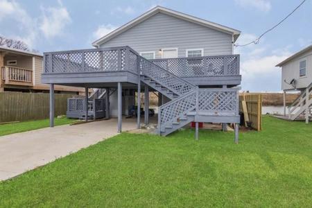 223 LEEWARD Way
