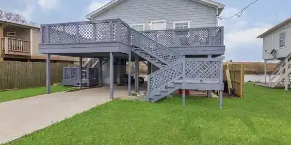 223 LEEWARD Way