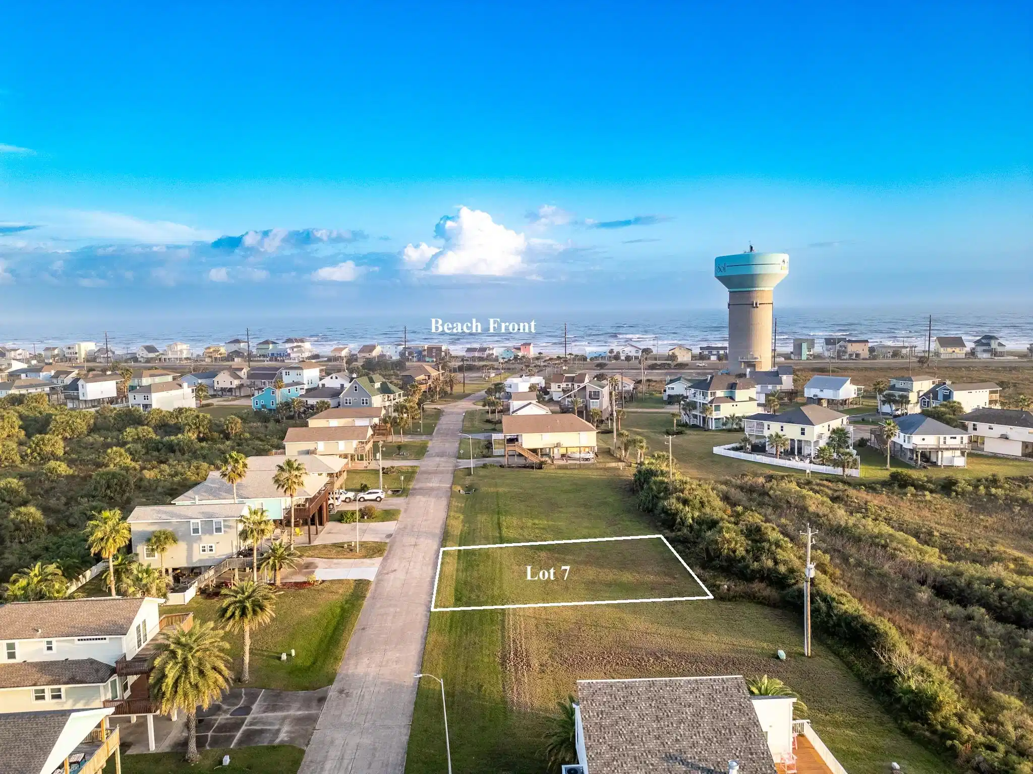 Image 1: Lot 7 in Isla Del Sol offers a prime location with