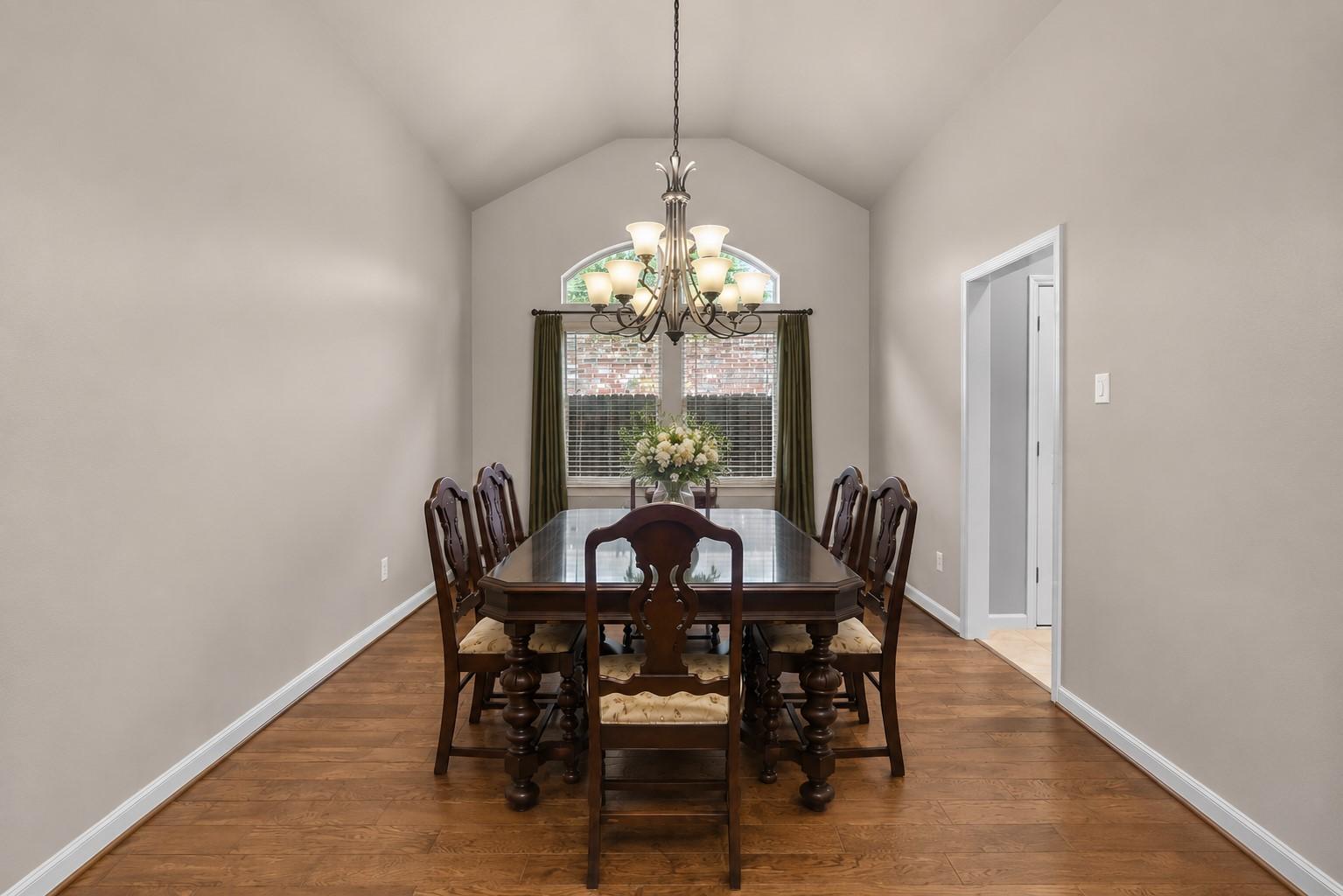Image 4: Formal Dining Room