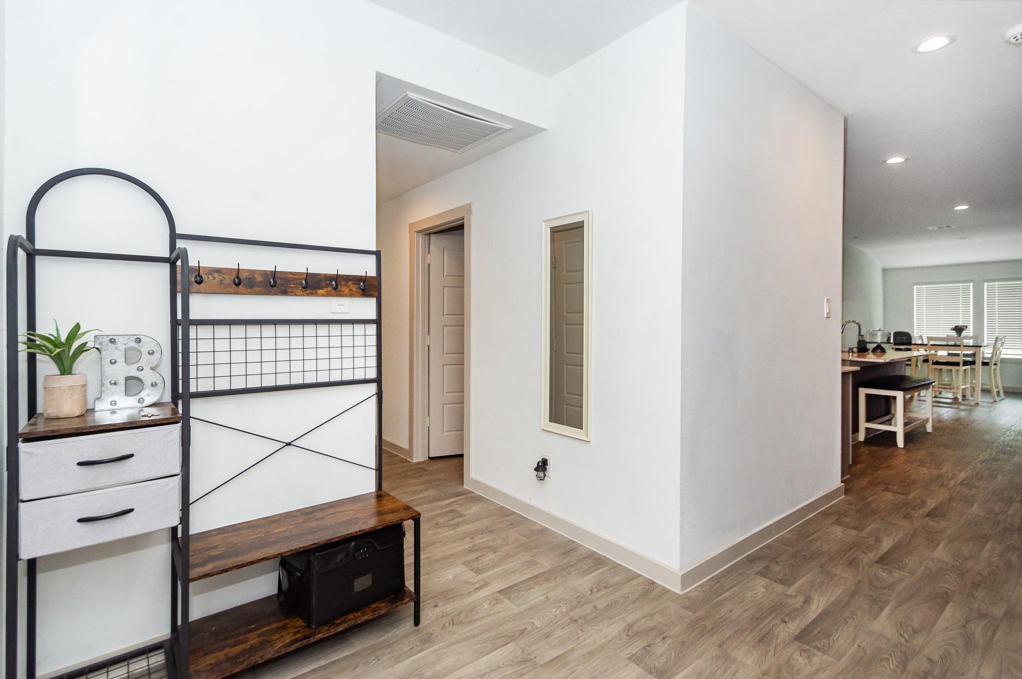 Image 2: Entry way