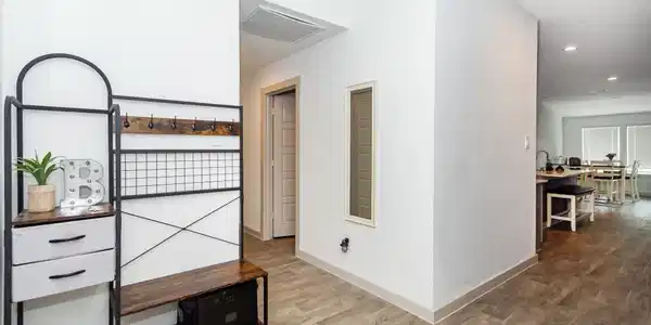 Image 2: Entry way