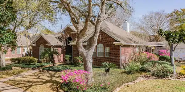 2402 Duhon Place