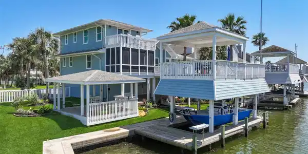 3401 Petite Circle