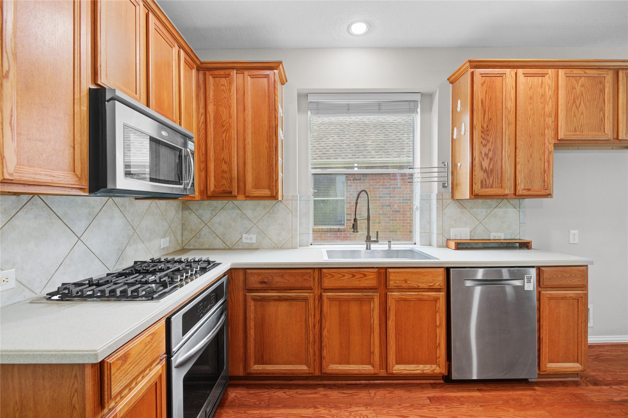 Image 3: Clean and ready to move in.
