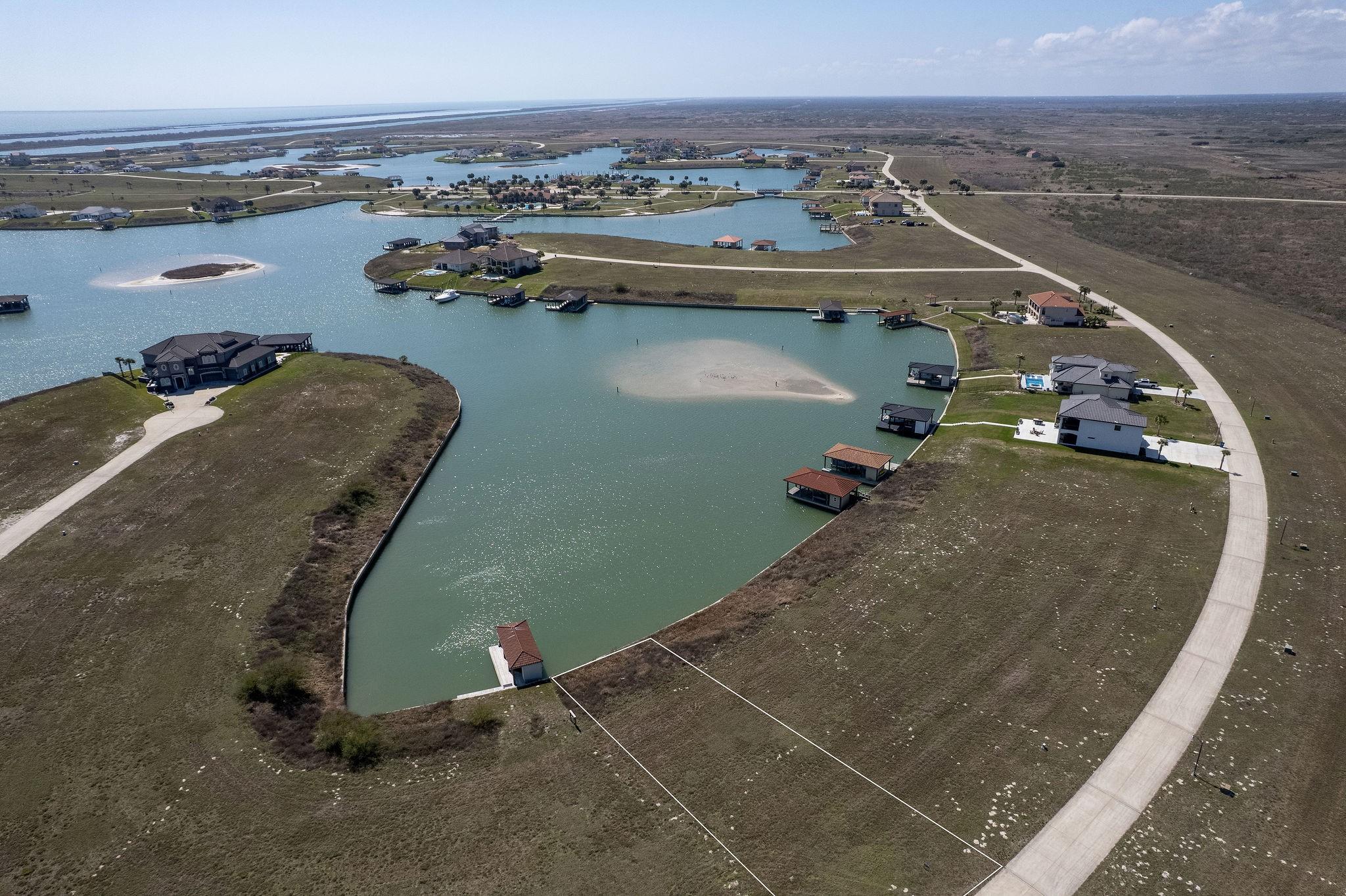 Image 4: Aerial View with approximate property boundaries l